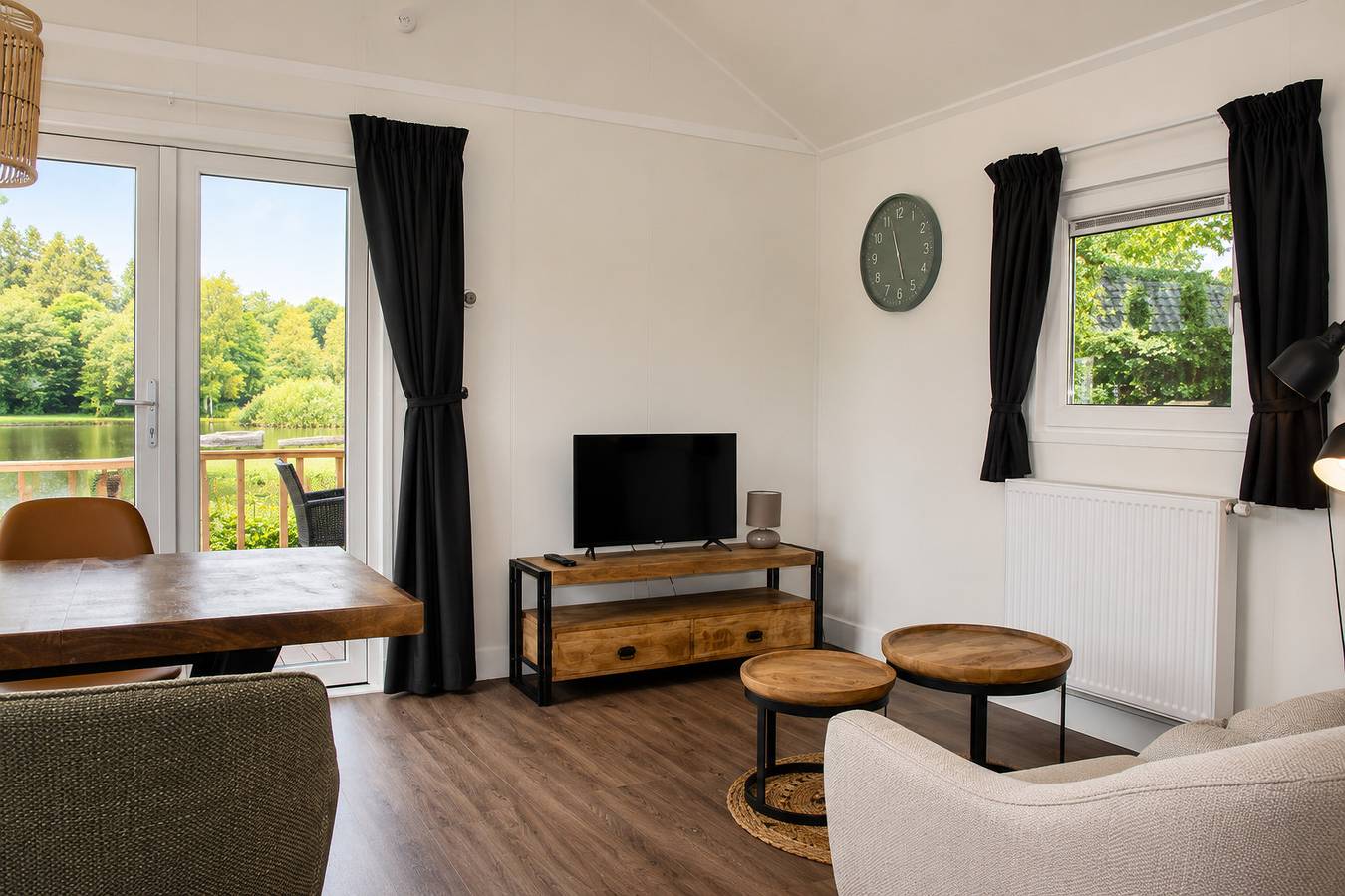 Camping ’t Veld — Strandchalet met hottub | 4 personen in Hardenberg, Regio Zwolle