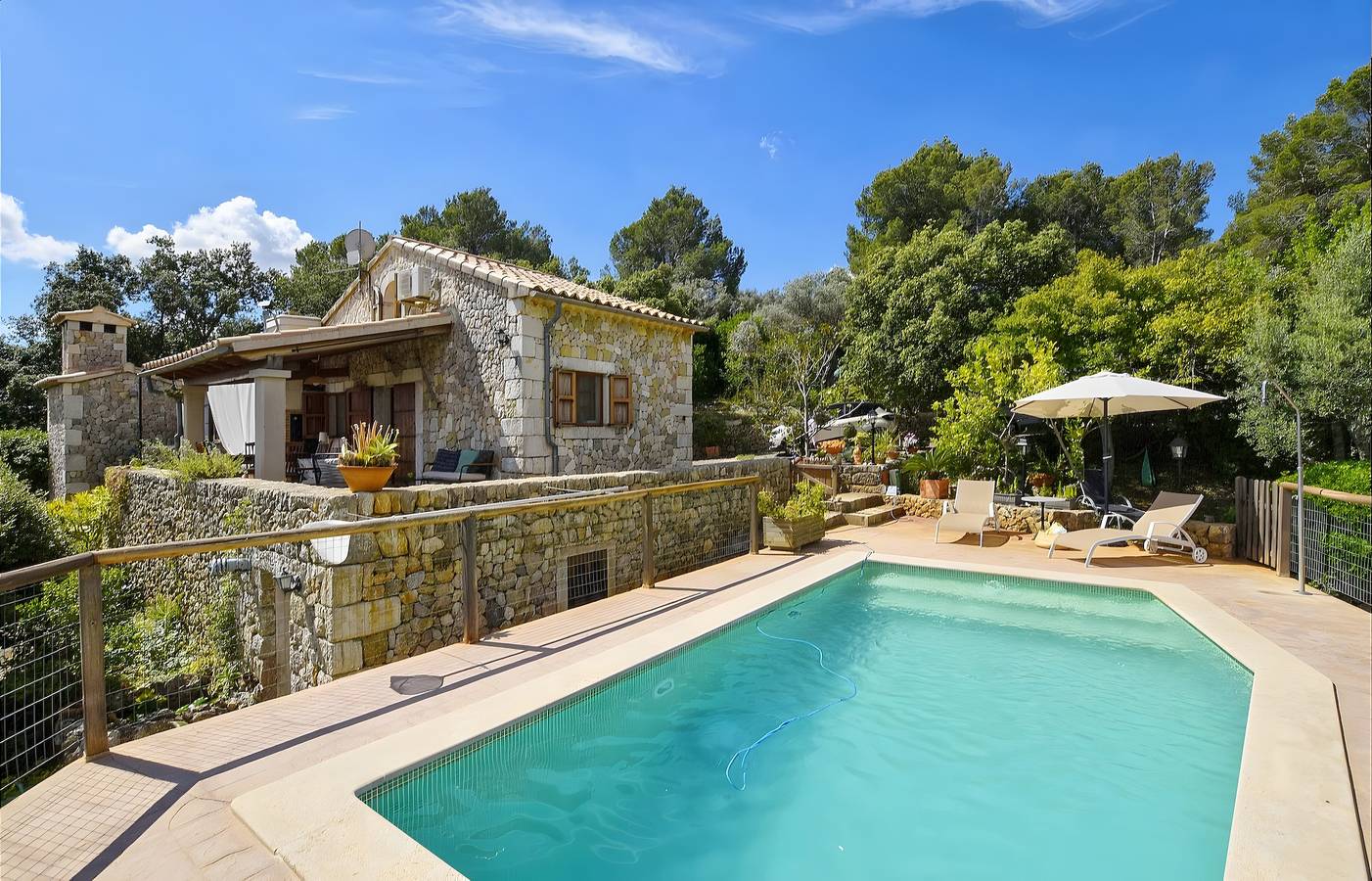 Villa 'Sa Garriga De Can Barratot' avec vue sur les montagnes, Wi-Fi et climatisation in Selva, Majorque l'intérieur des terres