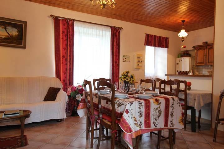 Gîte pour 4 personnes, avec jardin à Heugueville-sur-Sienne - 2