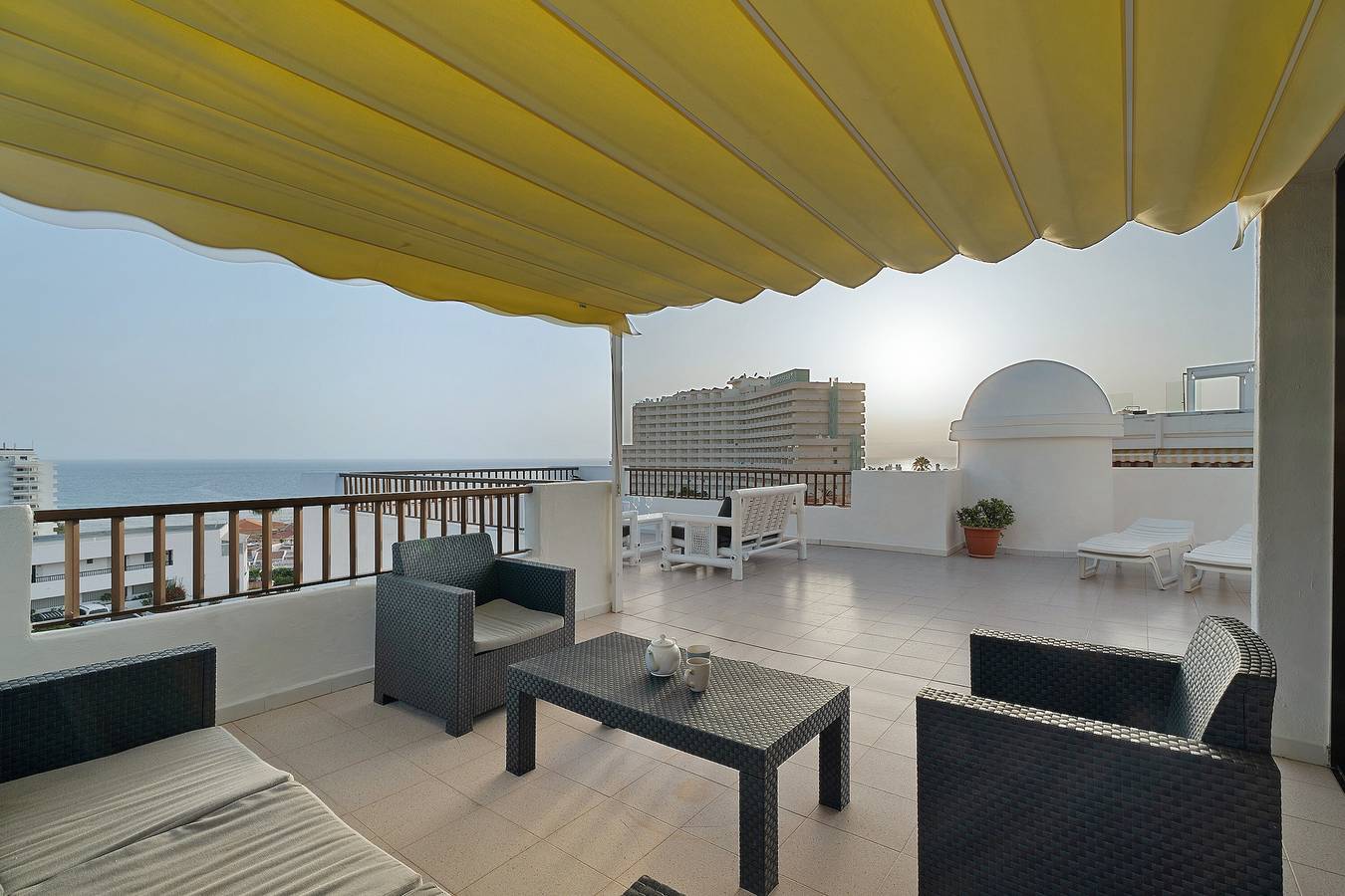 Ganze Wohnung, Ferienwohnung 'Penthause Luxe 501 Sea View Pool' mit Meerblick, privater Terrasse und Wlan in San Eugenio Alto, Adeje