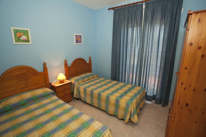 Chalet pour 8 personnes, avec balcon ainsi que jardin et piscine, animaux acceptés à L'Ametlla de Mar - 4