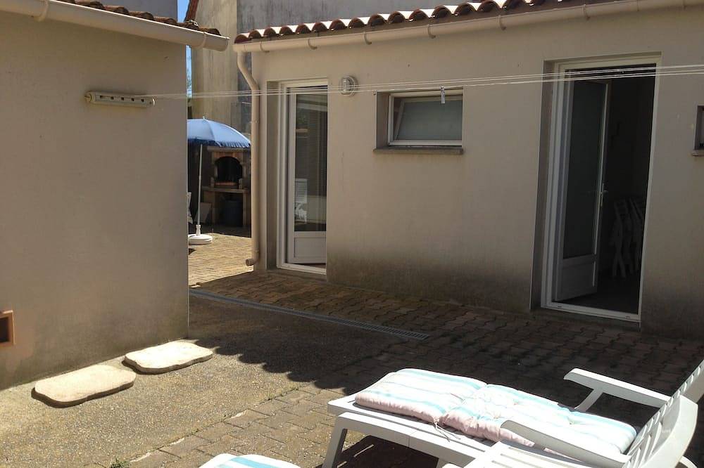 Appartement entier, Appartement 5 Pers, 20 M De La Mer, Cour Privee, Barbecue, 2 Chambres in Saintes-Maries-de-la-Mer, Côte méditerranéenne (France)
