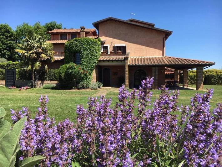 Agriturismo per 4 persone, con panorama e giardino nonché piscina, con animali domestici in Provincia di Viterbo