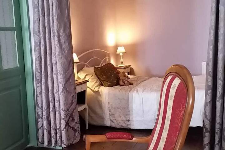 Location de vacances pour 14 personnes, avec jardin à Bellac - 3