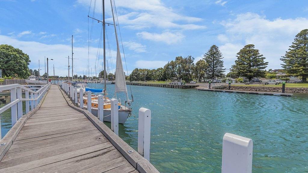 Absolut - Hafenfee, Vic in Port Fairy, Shire of Moyne