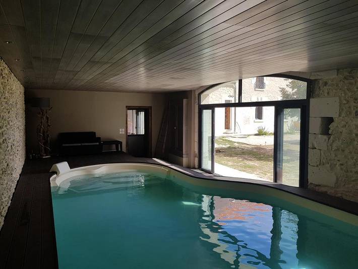 Location de vacances pour 2 personnes, avec jardin et piscine ainsi que vue et balcon à Tauxigny - 4