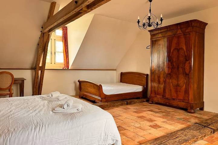 Maison de vacances pour 15 personnes, avec jardin et jacuzzi, animaux acceptés