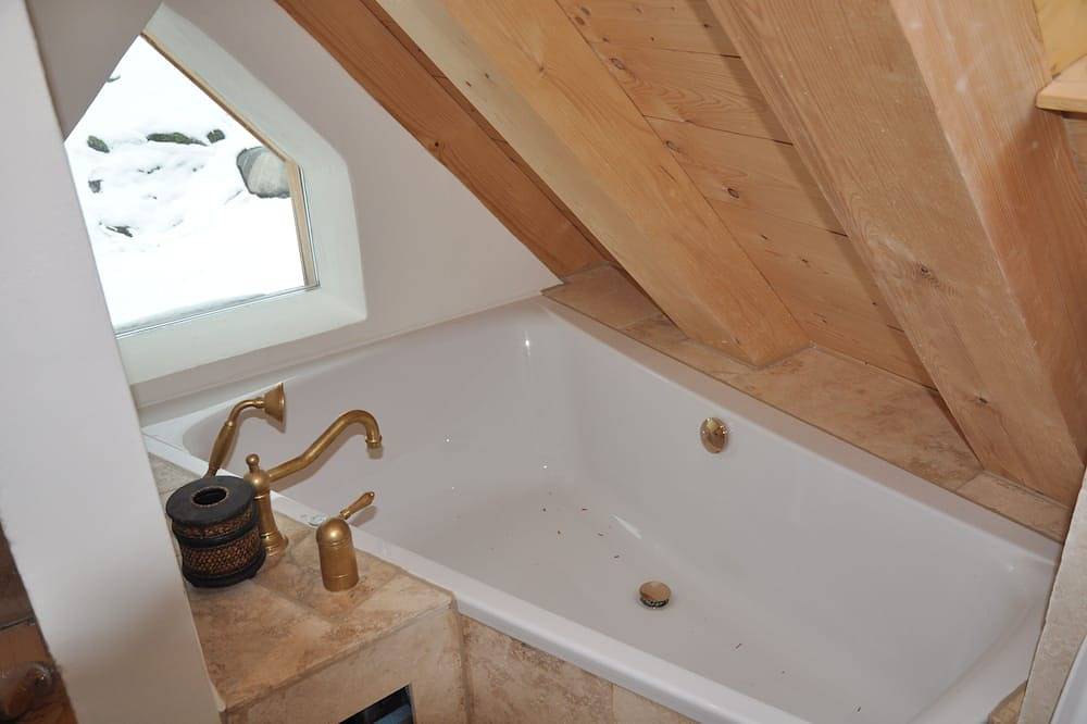 Ganze Wohnung, Moderne Annehmlichkeiten treffen auf historischen Charme in Finning, Ammersee