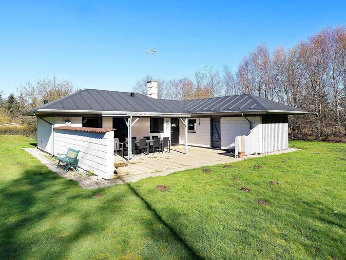 Feriehus for 6 personer, med terrasse, dyr tillatt i Nordjylland