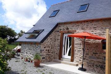 Gîte pour 2 personnes, avec terrasse et jardin à Pleudaniel