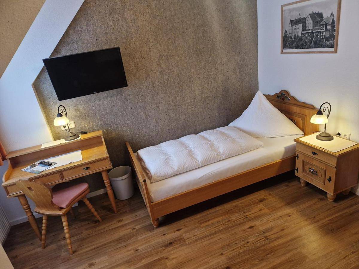 Budget Double Room in Heiligenberg, Region Bodensee-Oberschwaben