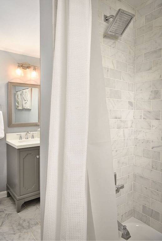 Luxurious Cape Cod in Emerywood - Minutes to Furniture Market & Hp University in High Point, Guilford County