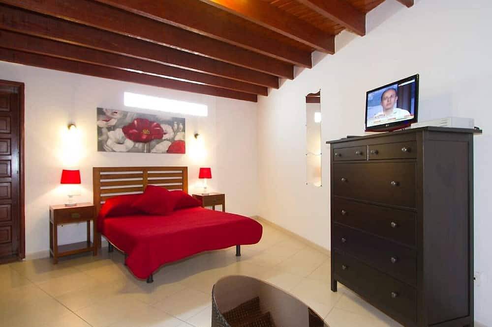 Exclusiva villa con piscina en Puerto del Carmen in Puerto del Carmen, Tías