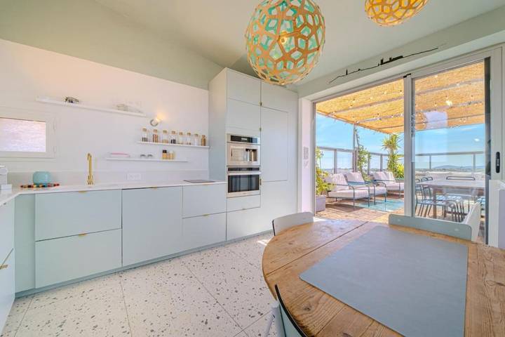 Gîte pour 9 personnes, avec terrasse dans Gare De Montpellier Saint Roch - 3