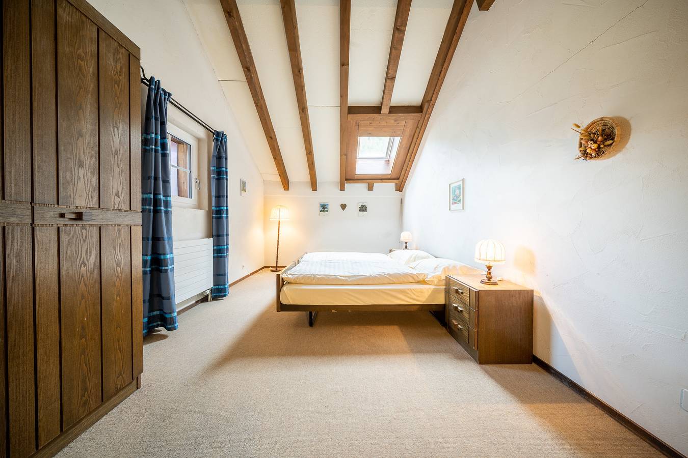 Ganze Wohnung, 6404 Geräumige 2,5 Maisonette-Wohnung im Dachgeschoss mit Balkon und Blick auf den Inn in Vulpera, Tarasp