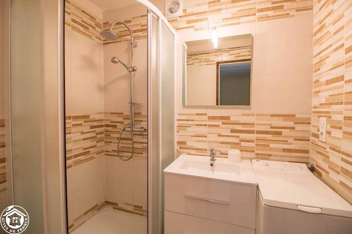 Location de vacances pour 4 personnes, avec jardin et terrasse à Charbonnières-les-Varennes - 4