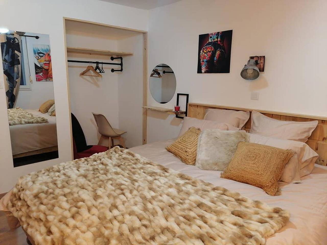 Maison Déco Pop Et Chaleureuse Avec Spa, Sauna in Calais, Calais region