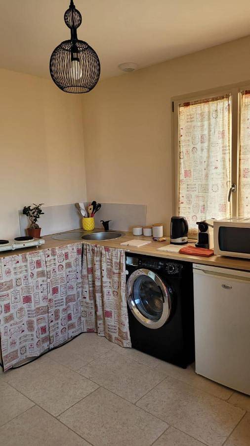 Gîte pour 2 personnes, avec jardin ainsi que terrasse et vue à Pierre-de-Bresse - 4