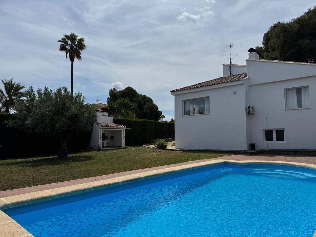 Acogedora casa con piscina in Llíria, Valencia Provinz