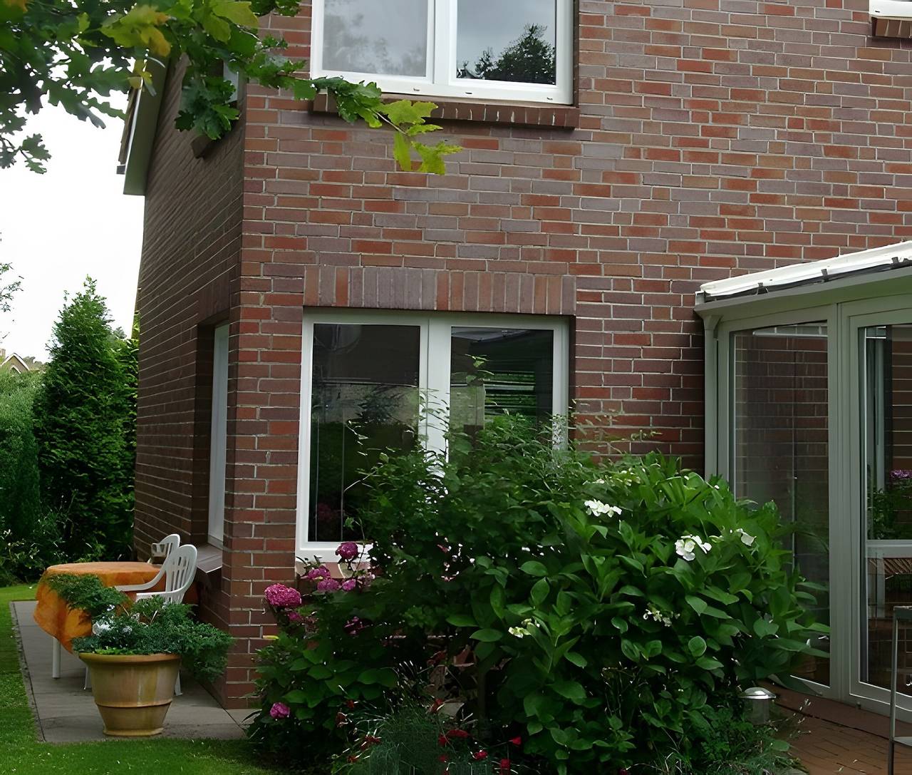 Ferienhaus 'Kleins Huus' mit gemeinsamer Terrasse, gemeinsamem Garten und Wi-Fi in Sahlenburg, Cuxhaven