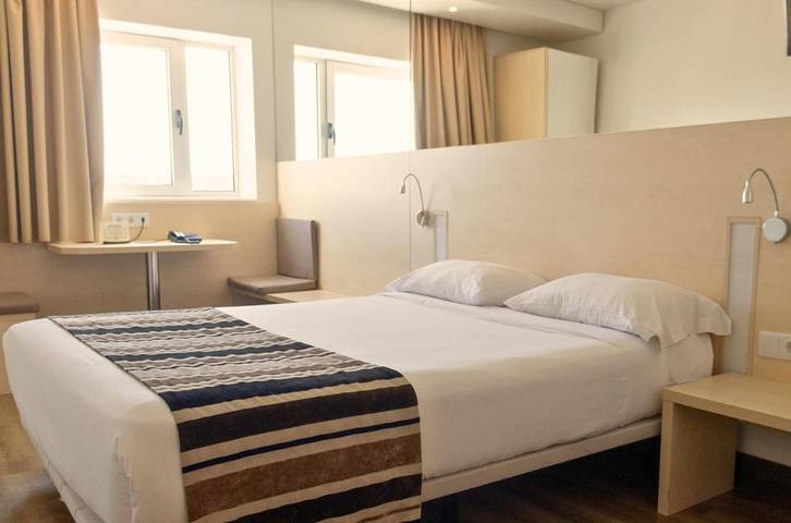 Hotel para 2 personas - 1