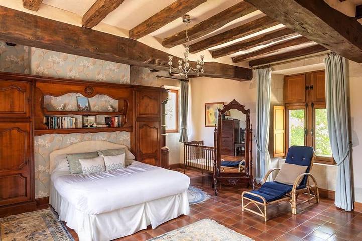 Manoir De Levesque - Sieben Schlafzimmer Villa, Schläft 14 in Les Verchers-sur-Layon, Loire-Tal