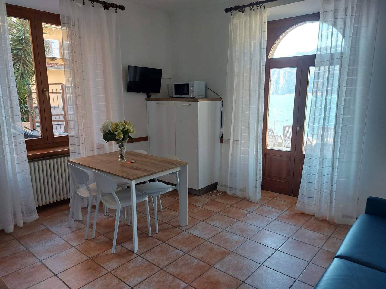 Ganze Wohnung, Zwei-Zimmer-Wohnung mit Seeblick in Malcesine, Gardasee-Berge