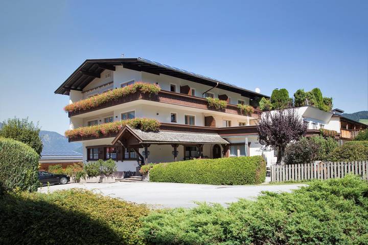 Hütte für 4 Personen, mit Balkon und Terrasse sowie Garten und Ausblick in Reith im Alpbachtal