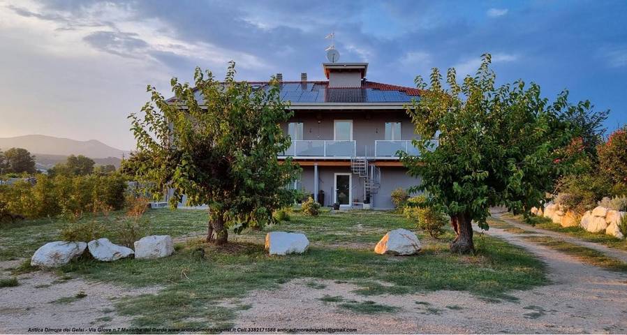 B&b, with Balkon and Terras as well as Tuin and Uitzicht in Manerba del Garda