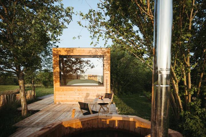 Tente pour 2 personnes, avec jacuzzi et jardin