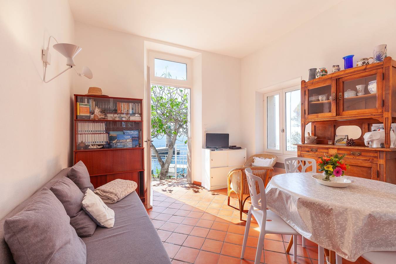 Appartement entier, Appartement 'L'Aiguade À Cassis' avec vue sur mer, terrasse privée et Wi-Fi in Cassis, Parc national des Calanques
