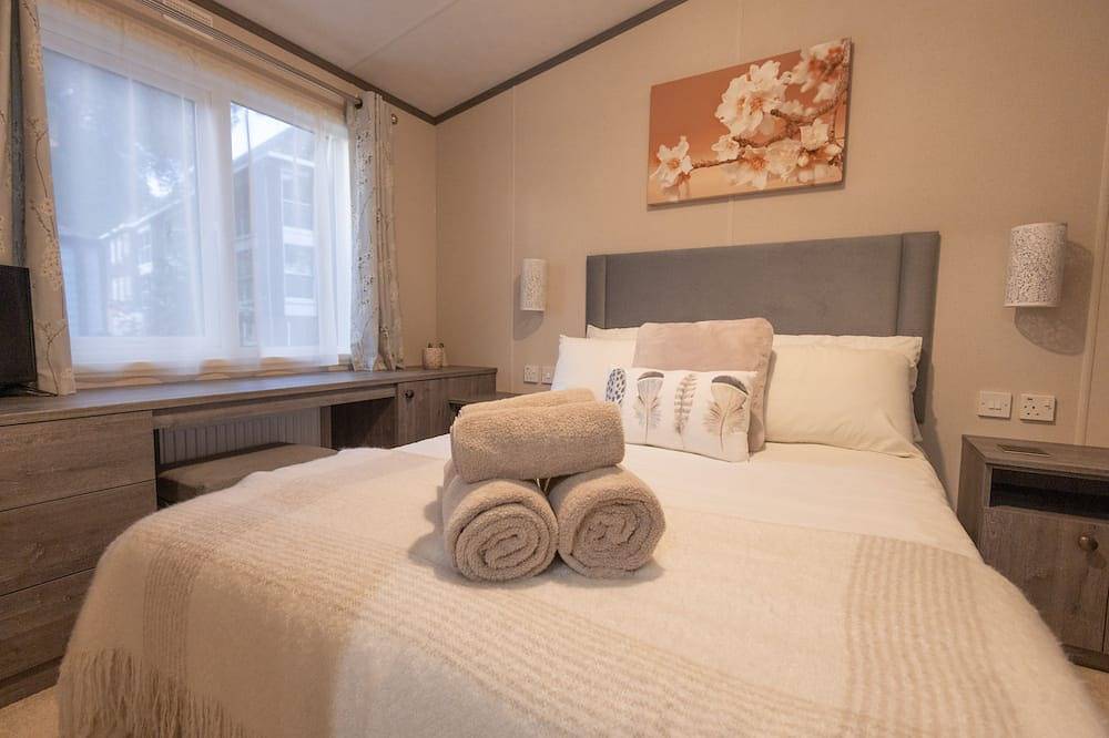 Sandpiper - a new, pet friendly property on Sandhills Holiday Park. in Mudeford, Christchurch