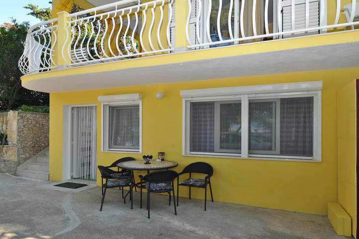 Ganze Ferienwohnung, Ferienwohnung für 5 Personen mit Garten in Slatine, Ciovo