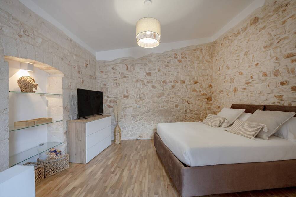 Apartamento entero, Wonderful apartment of about 40 sqm, able to accommodate up to 4 people, located on the first and second floor of a building (No elevator - several internal and external steps to climb).The property is located in Conversano, in the province of Bari, know in Conversano, Region de Bari