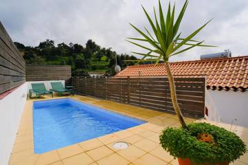 Gîte pour 6 personnes, avec vue ainsi que piscine et terrasse, animaux acceptés dans Marmelete