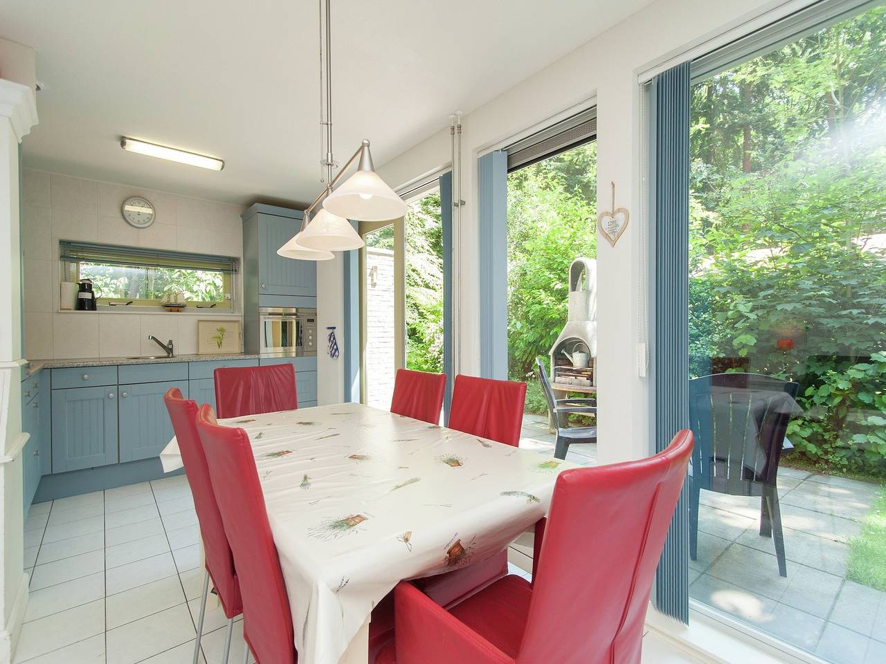 Superb holiday home in Oudemirdum with fireplace in Ijsselmeer