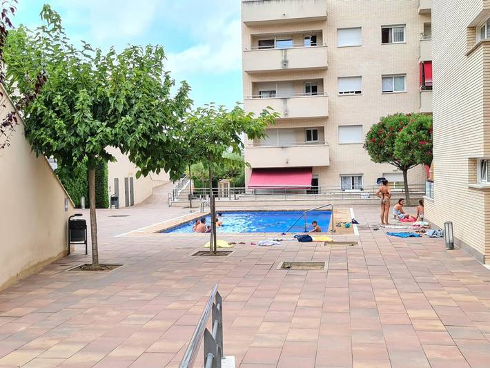 Apartamento para 5 personas, con Balcón y Terraza además de Jardín y Piscina en Fenals
