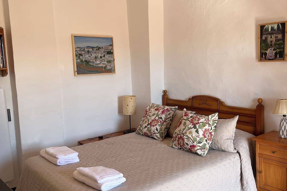 Entire apartment, La Torrecilla: the house on the wall in Beiro, Granada