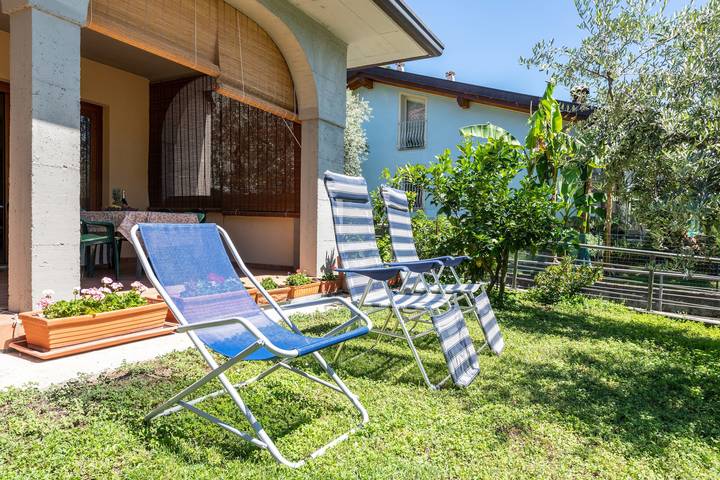 Ganze Wohnung, Ferienwohnung 'Casa Caterina' mit Seeblick, Garten und Wlan in Marone, Gemeinde Marone