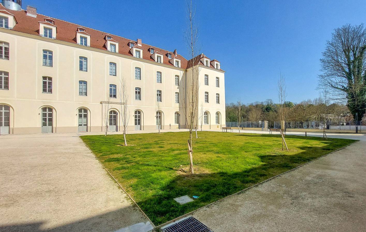 Appartement de vacances entier, Appartement confortable près du centre de Vinantes, avec parking et cuisine in Juilly, Seine-et-Marne