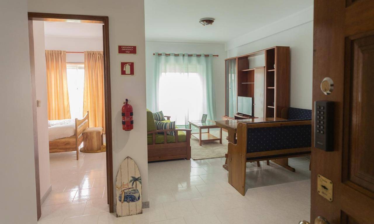 Apartamento inteiro, White Beach House in Praia da Areia Branca, Lourinhã