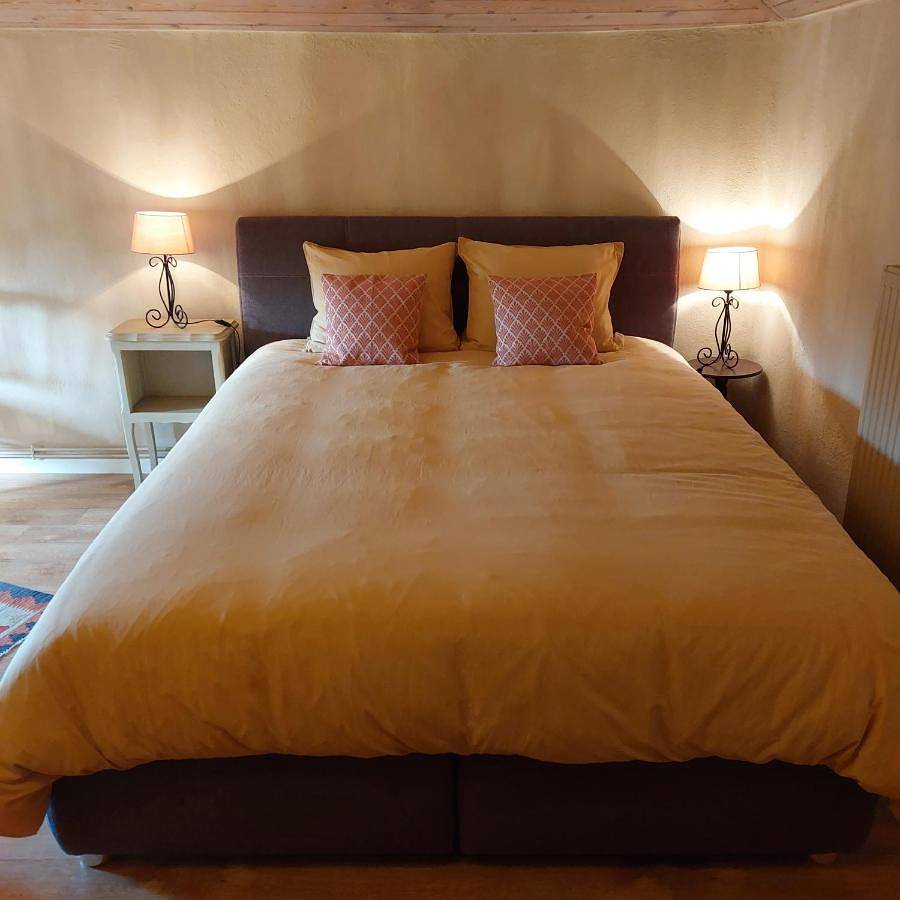 Deluxe King Room in Payroux, Vienne (France)