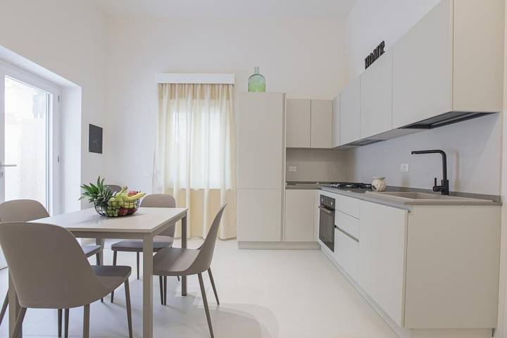 Entire apartment, Apartment 'Casa Ancora' with Private Terrace, Wi-Fi and Air Conditioning in Spiaggia di San Leone Libera Accessibile, Agrigento