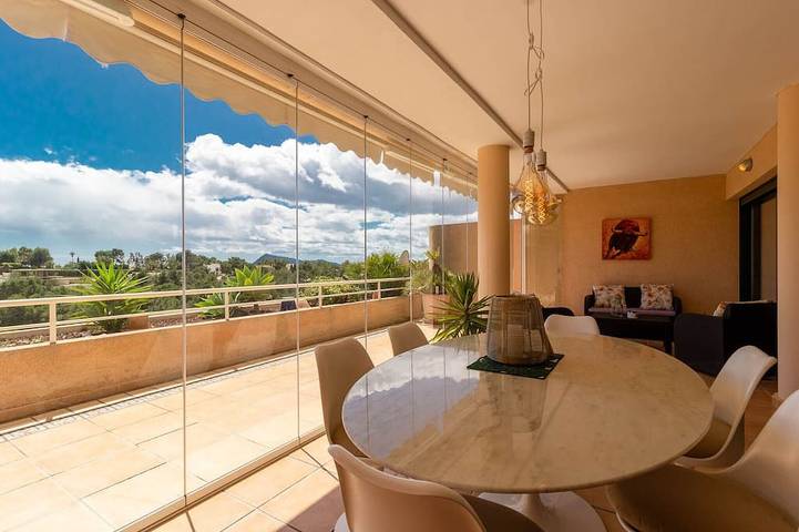 Ferienwohnung für 6 Personen, mit Balkon und Garten sowie Pool in Altea La Vella