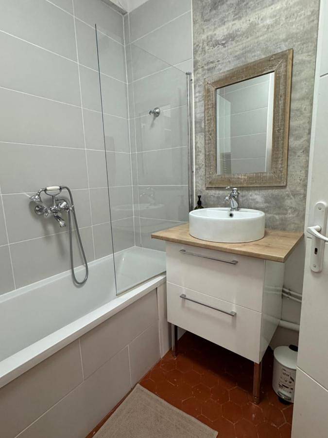 Appartement entier, Nid d amour en plein coeur des clochets in Le Beausset, Côte méditerranéenne (France)