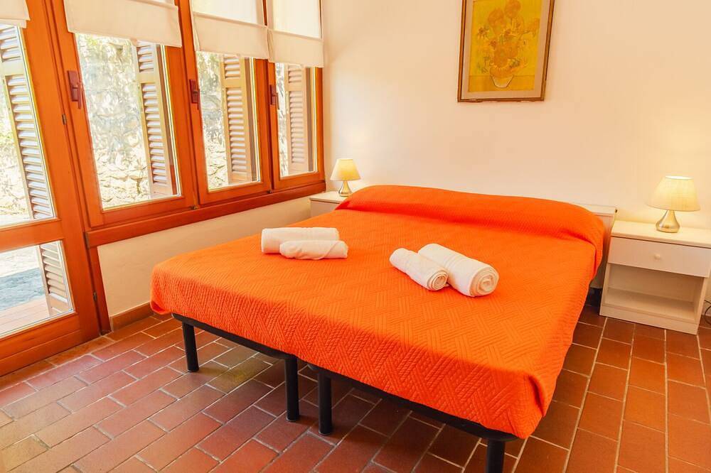 Wohnstätte-Gartenblick-Eigenes Badezimmer-Apartment-interno appartamento in Costermano, Gardasee-Berge