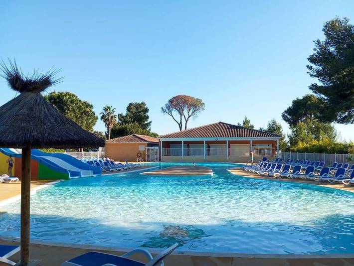 Apartamento de vacaciones para 6 personas, con vistas además de terraza y piscina - 1