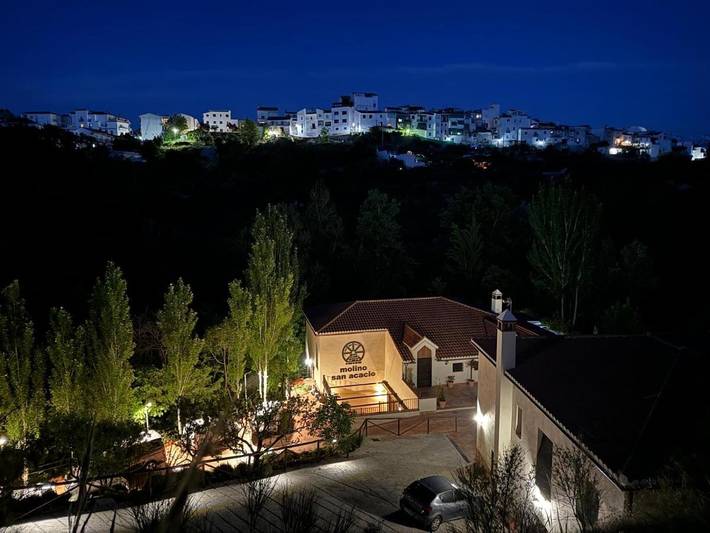Apartamento para 10 personas, con Terraza además de Piscina y Vistas en Huétor Santillán