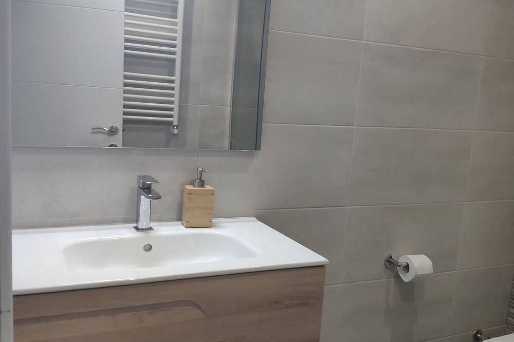 Ganze Wohnung, Beachfront Penthouse in Els Pins Blanes, Blanes