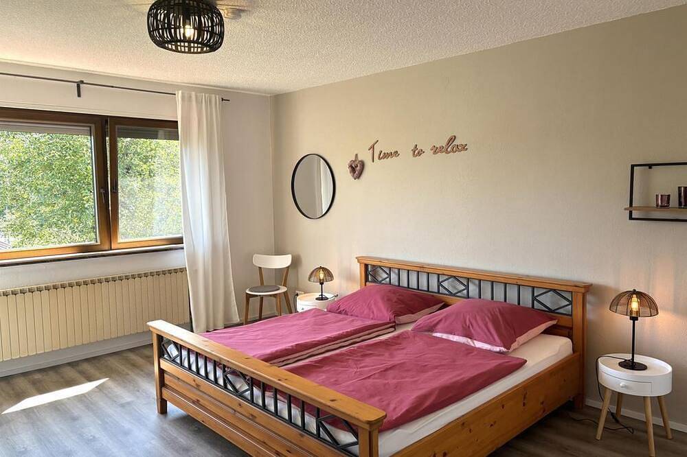 Ganze Wohnung, Ferienwohnung Bliestalglück mit Balkon & Terrasse in Oberthal, Saar-Nahe-Bergland